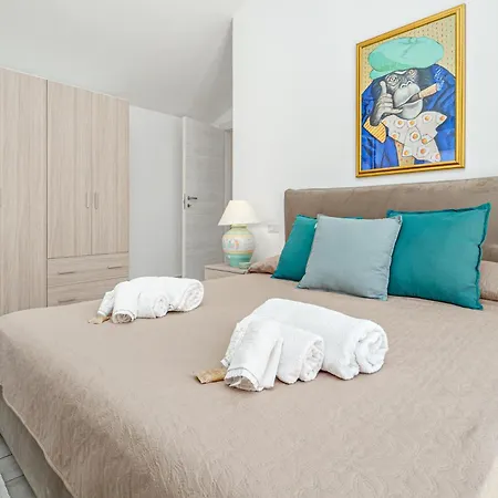 Villa Ada - By And Service